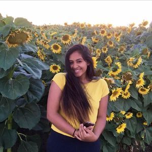 Meet your Posher, Kavya